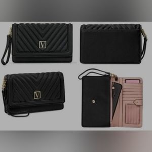 NWT!! THE VICTORIA TECH WRISTLET BLACK LILY